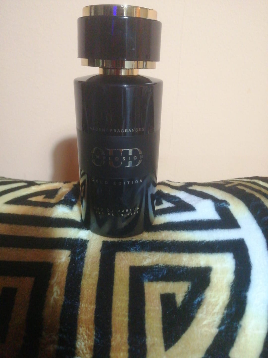Customer photo review of Oud Implosion Gold Edition