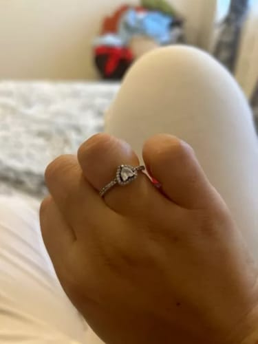 Customer photo review of CONJUNTO COLLAR + ANILLO + ARETE CORAZÓN DESLUMBRANTE PANDORA