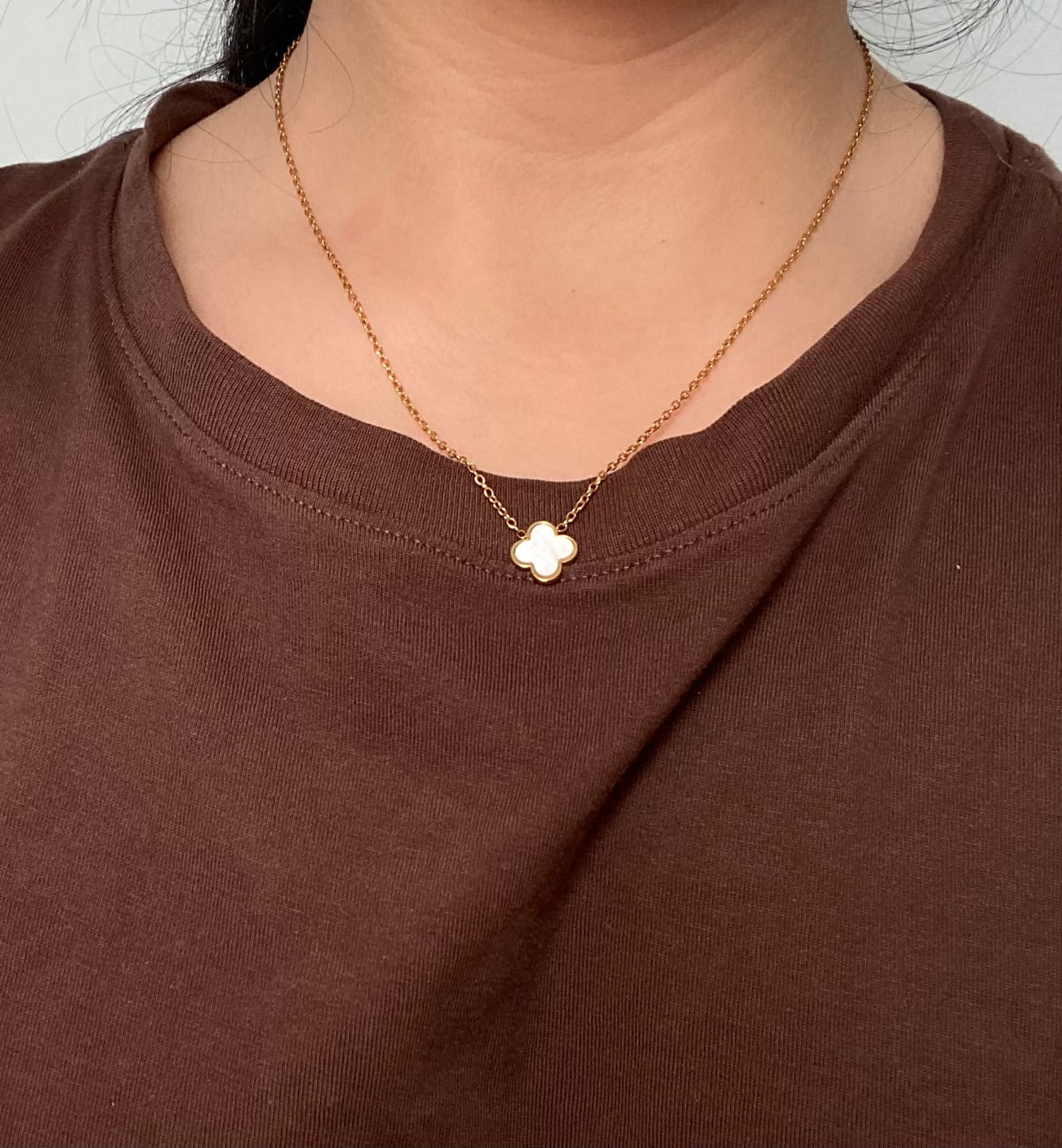 Customer photo review of Clover Perlmutt Kette | 18K vergoldet