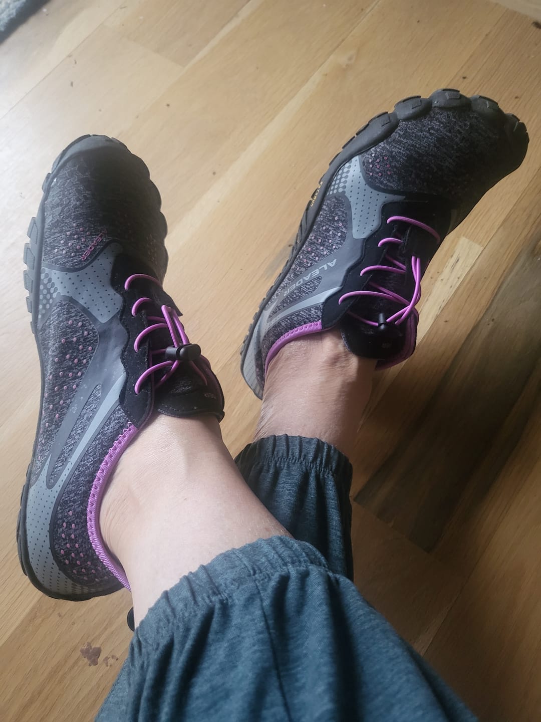Customer photo review of Aleader Women‘s Barefoot Trail Running Shoes
