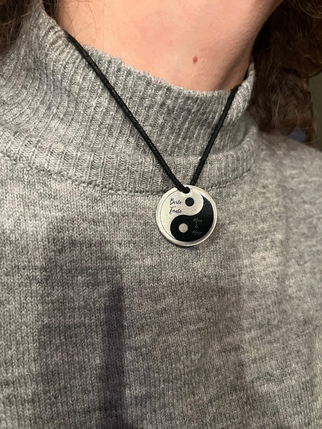 Customer photo review of personalisierbare Halskette - Yin und Yang