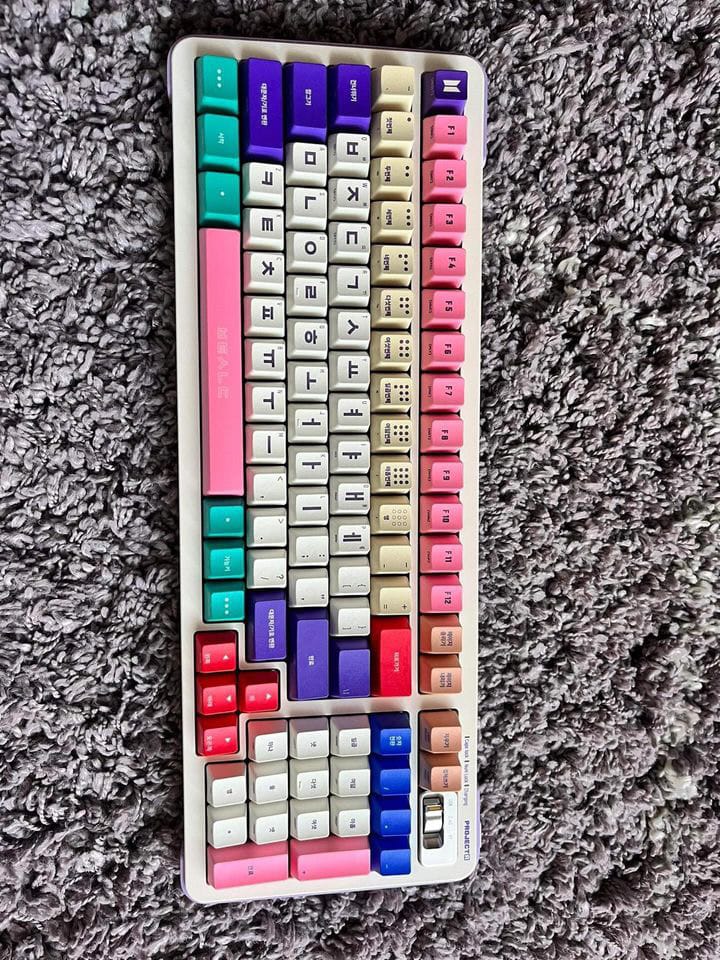 Customer photo review of BTS HANGUL EDITION KEYBOARD