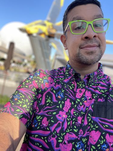 Customer photo review of Guardians of the Galaxy “We Are Groot” – KUNUFLEX Short Sleeve Shirt