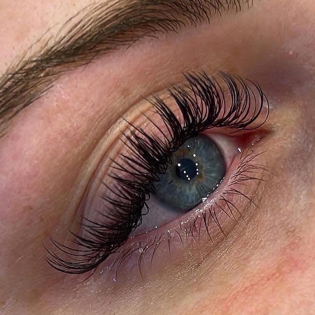 Customer photo review of 0.25 Flat Split Tip Cashmere Eyelash Extensions (16 lines)