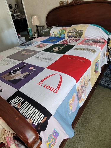 T-shirt quilt by Lois from AZ