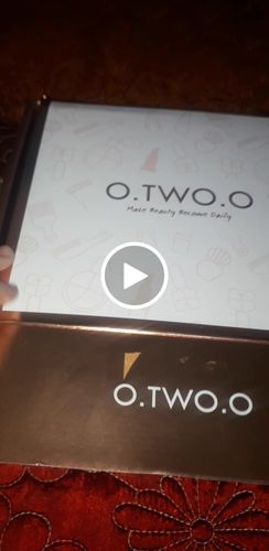 Customer video review of O.TWO.O OCEAN MYSTERY 18 COLORS EYESHADOW PALETTE