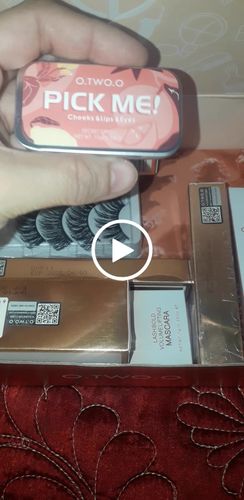 Customer video review of O.TWO.O PICK ME CHEEKS LIPS & EYES TINT