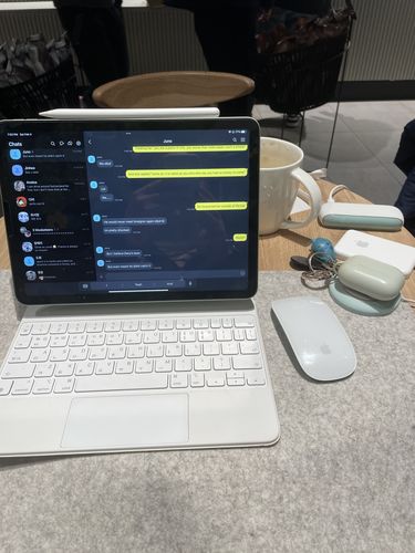 Customer photo review of 11" iPad Pro / iPad Air Magic Sleeve Bundle (20% off)