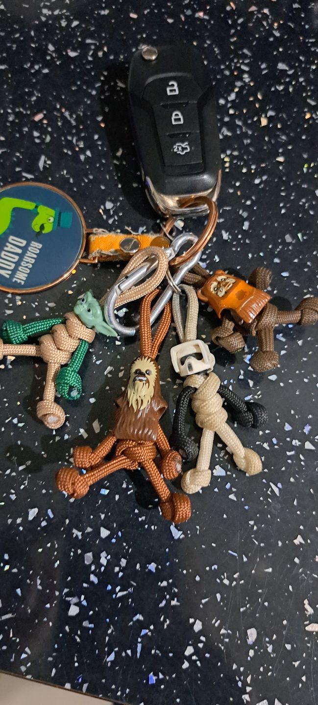 Customer photo review of Chewbacca Paracord Buddy Keychain
