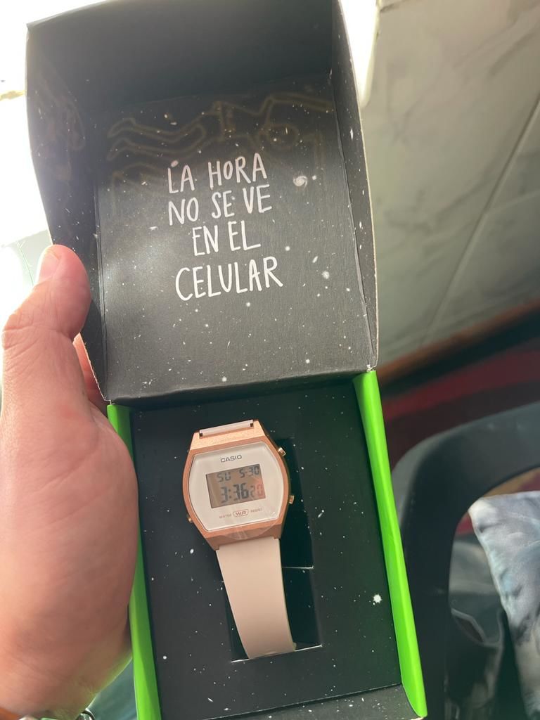 Customer photo review of Reloj Casio Vintage LW-204-4ADF Rosado Digital