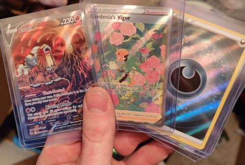 Customer photo review of Clutch Pokémon Club ETB Shipping Fee
