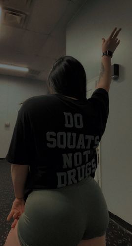 Customer photo review of Do Squats Not Drugs - BLACK/GRAY