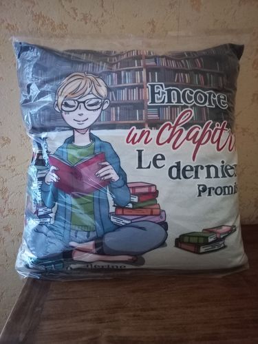 Customer photo review of La dévoreuse de livres - amis-Coussin