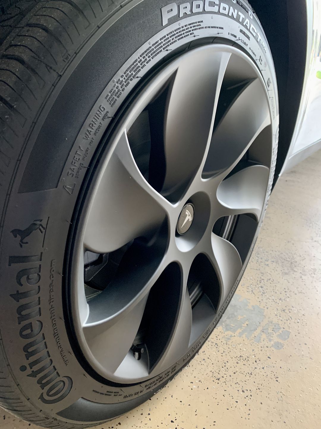 Customer photo review of TESPLUS 19'' Induction Style Wheel Cover for Model Y