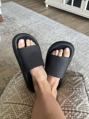 Customer photo review of The Cushy Slides™