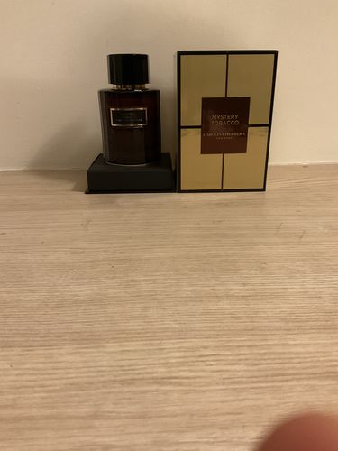 Customer photo review of Carolina Herrera mystery tobacco Eau de Parfum For Men - 100ml