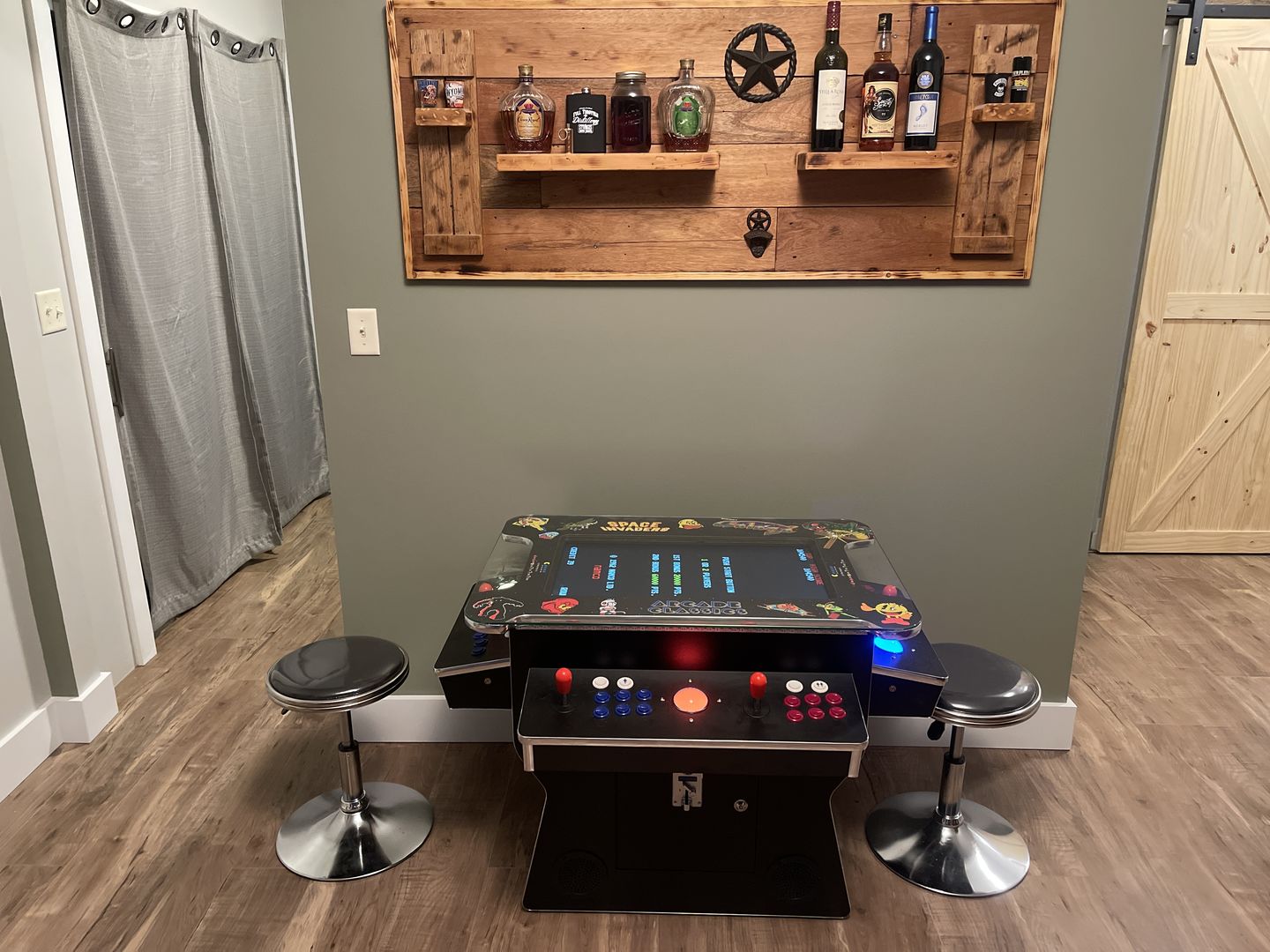 Customer photo review of TRACKBALL Cocktail Arcade Machine 3515 Multi cade Retro 3500 games Cabinet