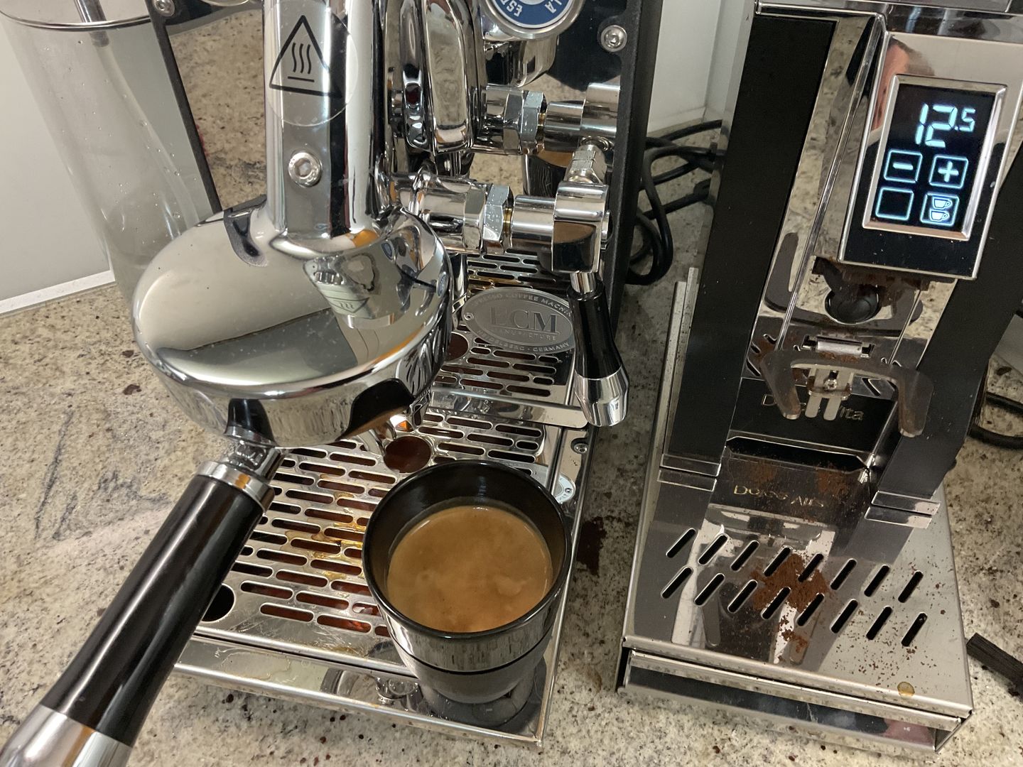 Customer photo review of DEAD OR ALIVE COFFEE Original – Kaffeebohnen, Medium-Dark Röstung, für Espresso & Filter, säurearm