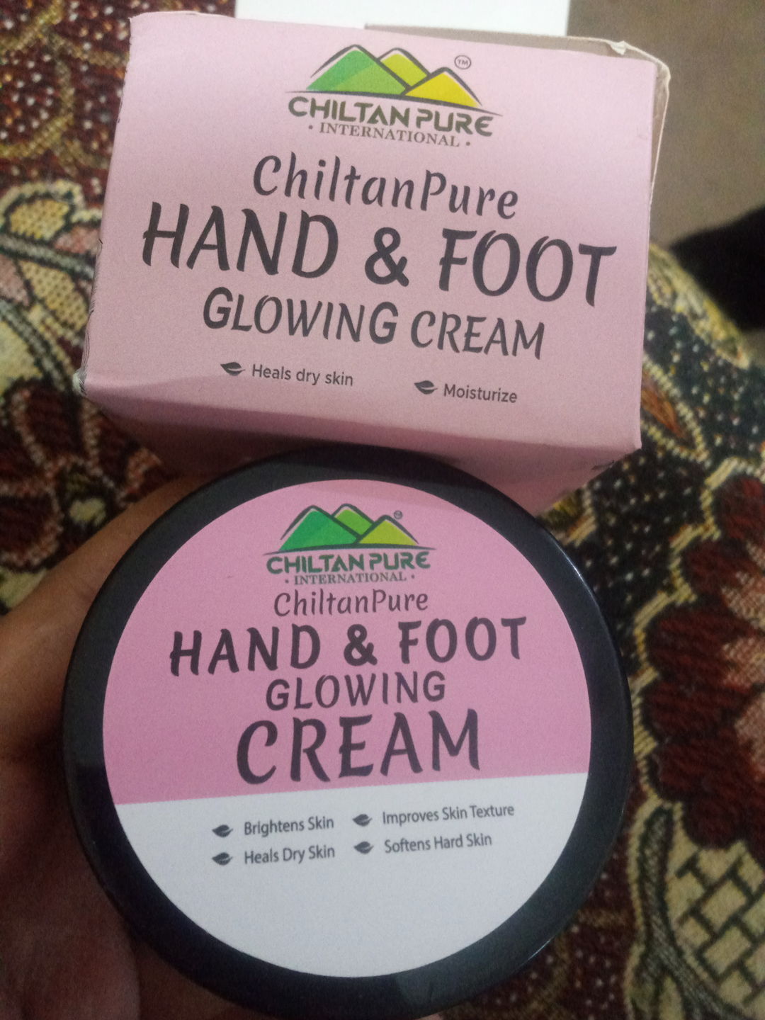 Customer photo review of Hand & Foot Glowing CREAM 🦶✋ Formulated With Multi-Vitamins & Glowing Agents, Moisturizes, Soothes & Improves Skin Texture, Makes Skin Soft & Glowing