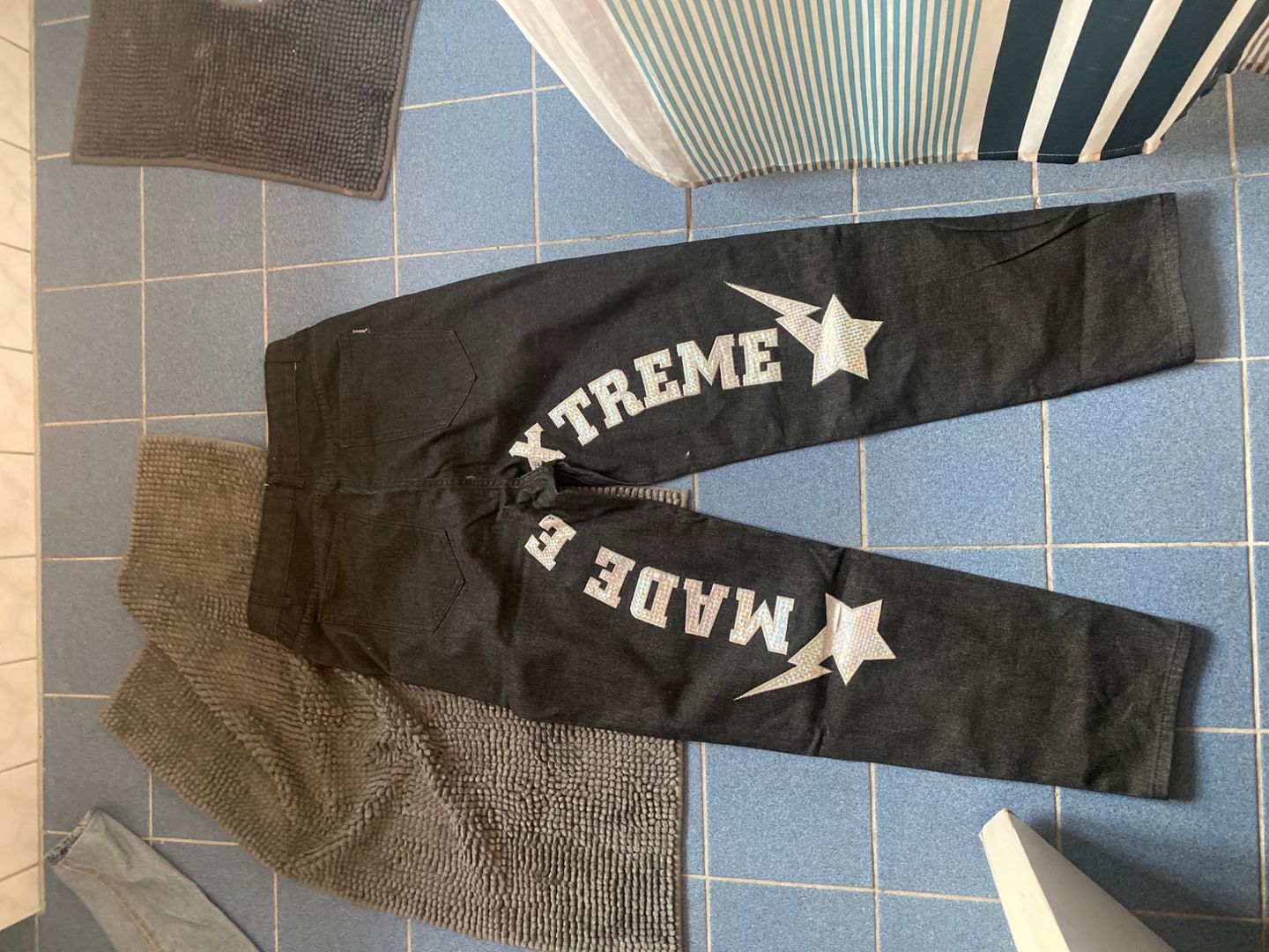 Customer photo review of Jean High Street
