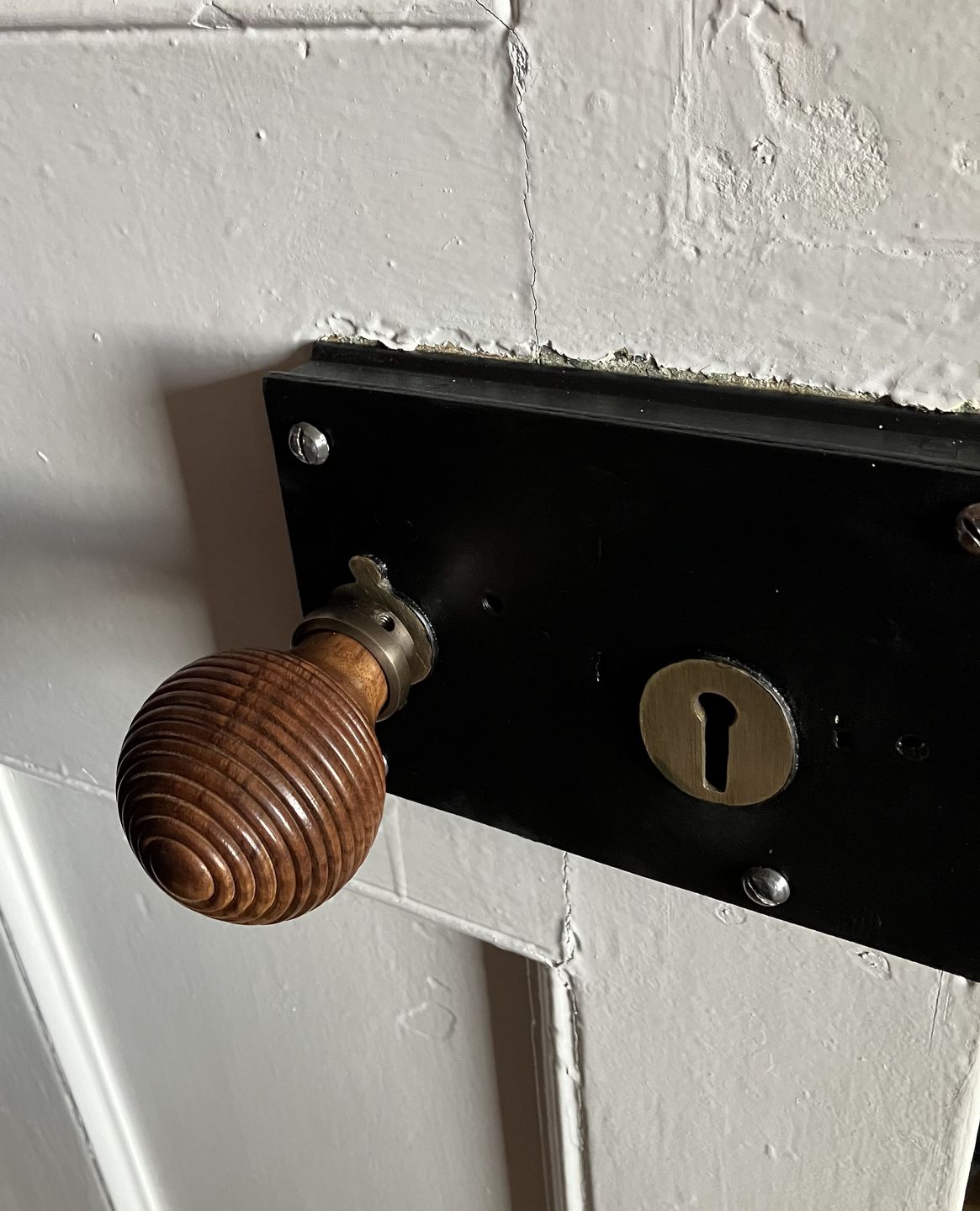 Customer photo review of Wooden Beehive Mortice/Rim Door Knob Set