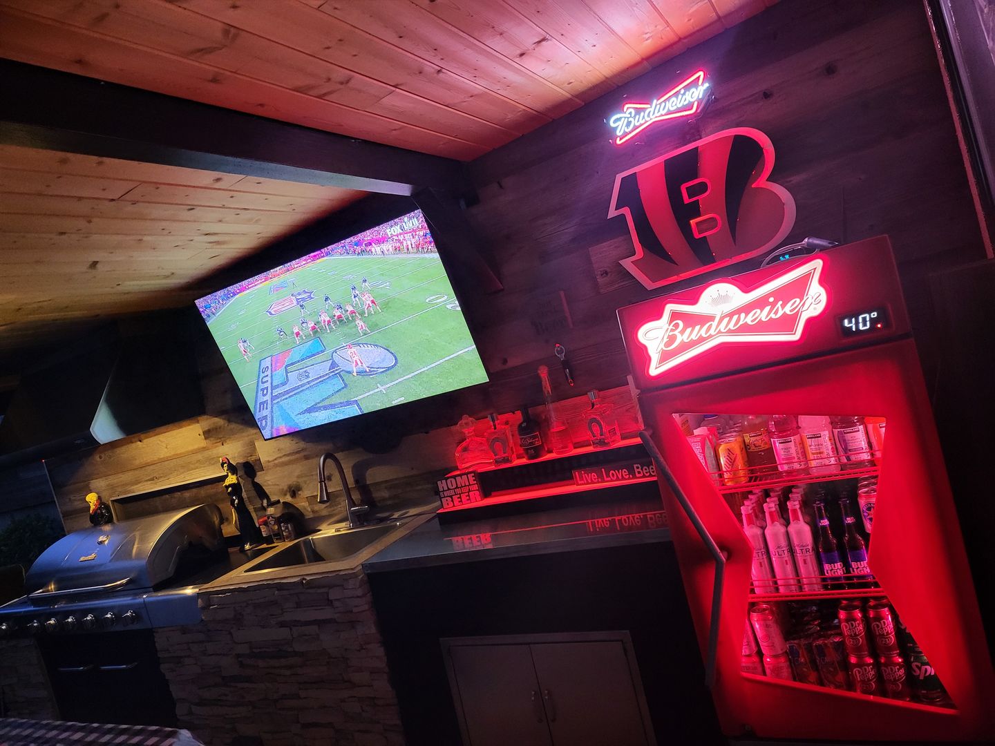 Customer photo review of Cincinnati Bengals "Striped B" 3D Vintage Metal Wall Art