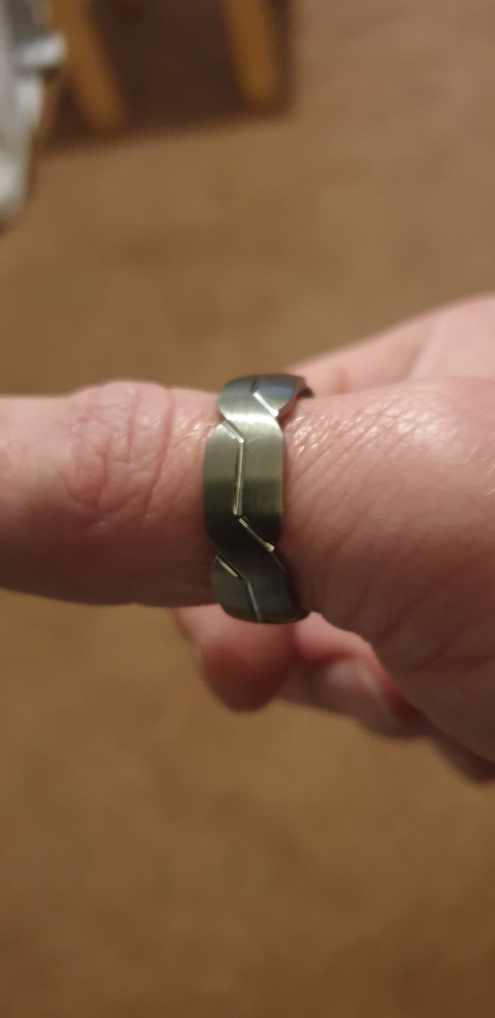 Customer photo review of Weaved 8mm Wonder Ring