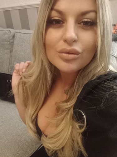 Customer photo review of 20" One Piece Flicky Clip-in Hair Extension