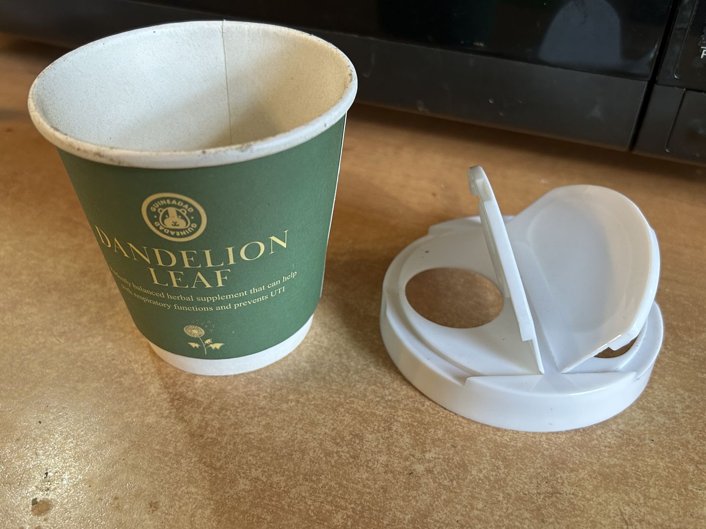 Customer photo review of GuineaDad Dandelion Leaf - Organic Guinea Pig Herbal Treats