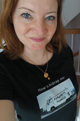 Customer photo review of HOGWARTS EXPRESS - DAMEN SHIRT