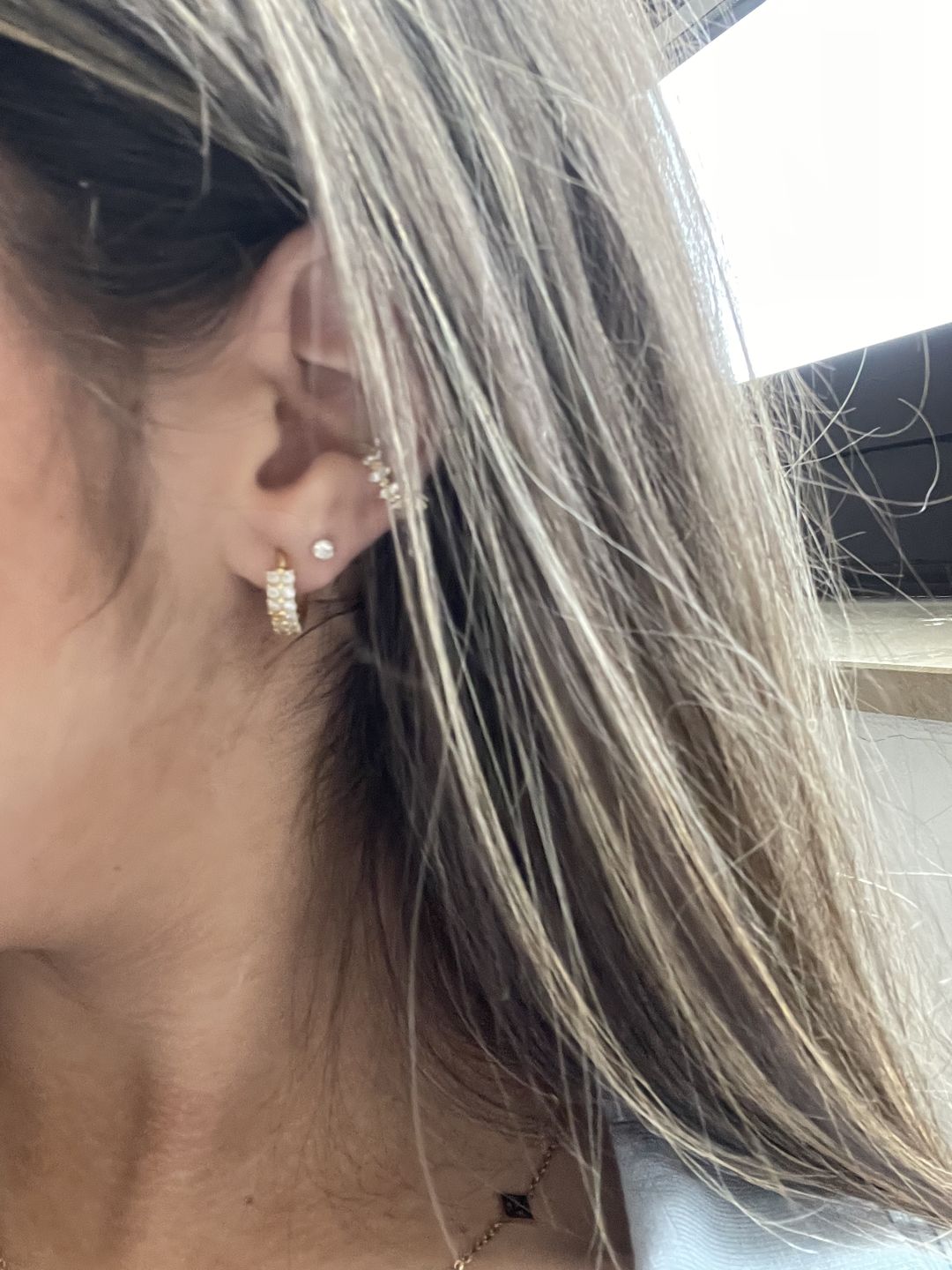 Customer photo review of Brili Ear Cuff | 18K vergoldet
