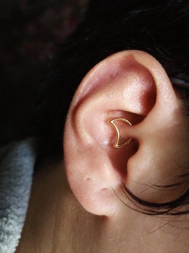 Customer photo review of Piercing Media Luna Daith