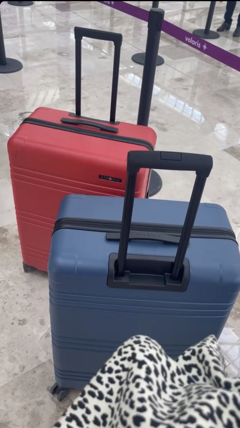 Customer photo review of Maleta Check—In .1