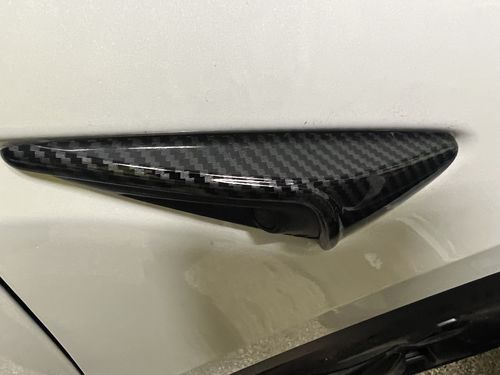 Customer photo review of Mirror Covers for Tesla Model Y - Carbon Fiber & Matte Black