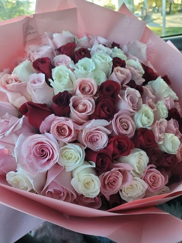 Customer photo review of Red Deluxe Bouquet