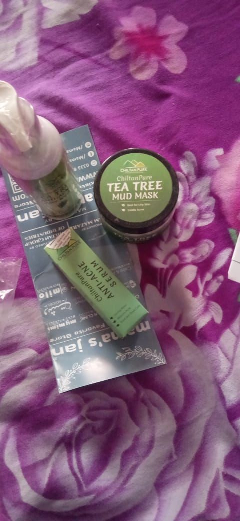 Customer photo review of Tea Tree Anti Acne Face Wash – Prevents Acne Eruptions, Removes Excess Oil, Reduces Blackheads & Whiteheads