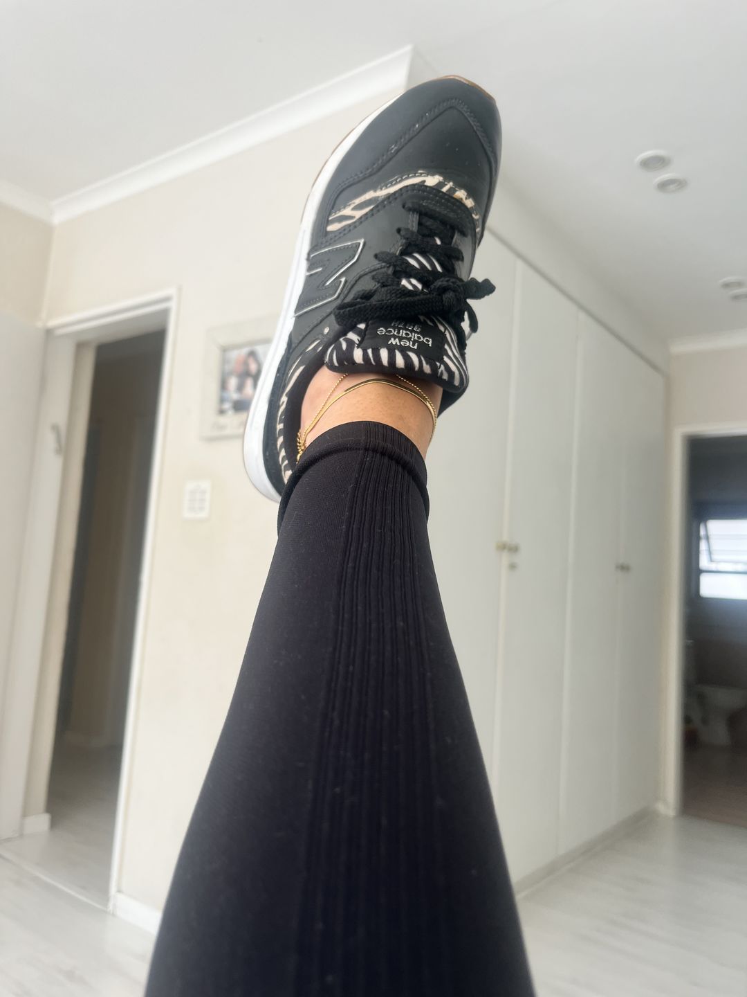 Customer photo review of BADDIE | | Tarnish-Free | Gold/Silver Plated | Double Layer snake + bobble chain Anklet