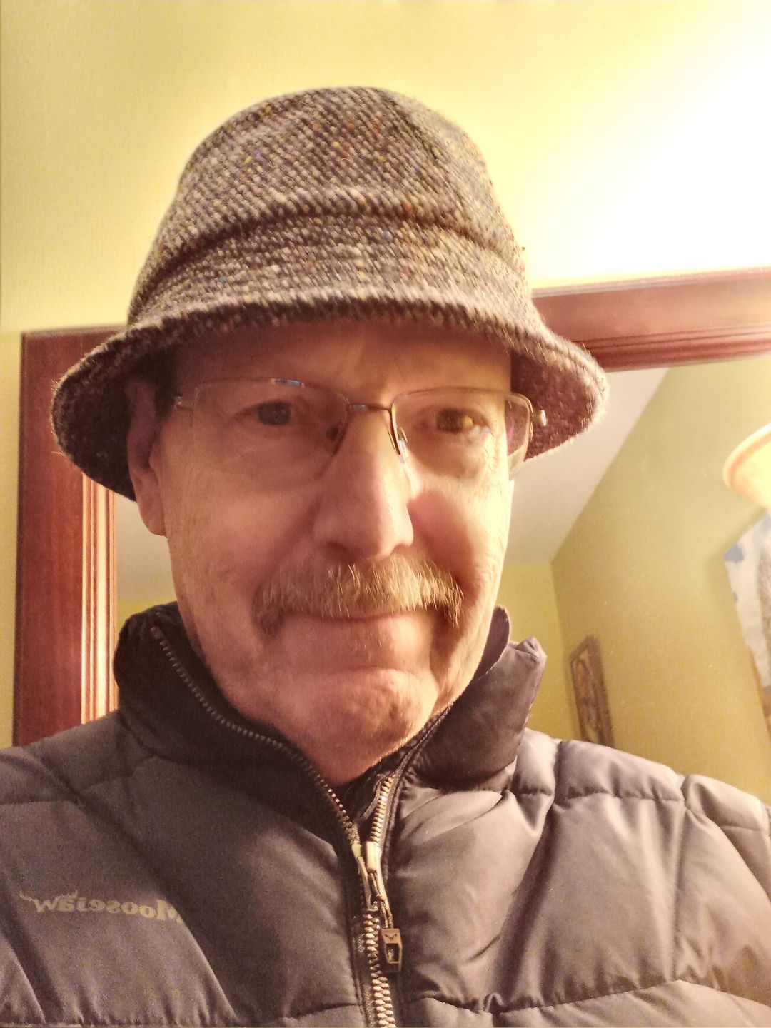 Customer photo review of Eske Travel Hat Tweed