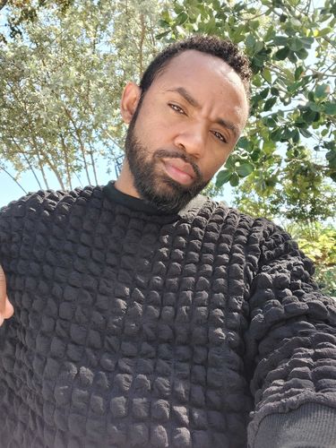 Customer photo review of Mens Solid Jacquard Long Sleeve T-shirt