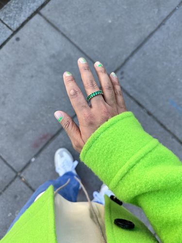 Customer photo review of Baguette Eternity Ring - Verde