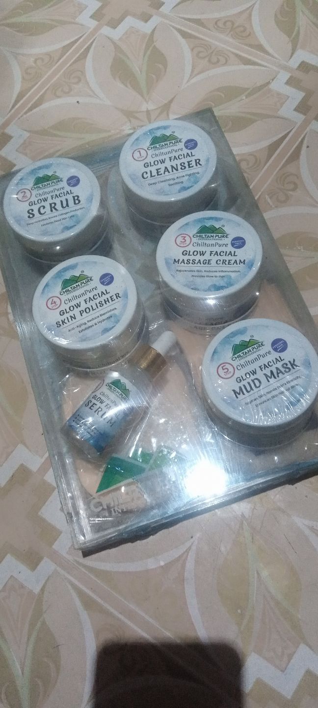 Customer photo review of Glow Facial Kit (4x Results) – Deep Cleansing, Anti- Aging & Enhances Skin’s Natural Glow,,  5️⃣ ⭐⭐⭐⭐⭐ RATING