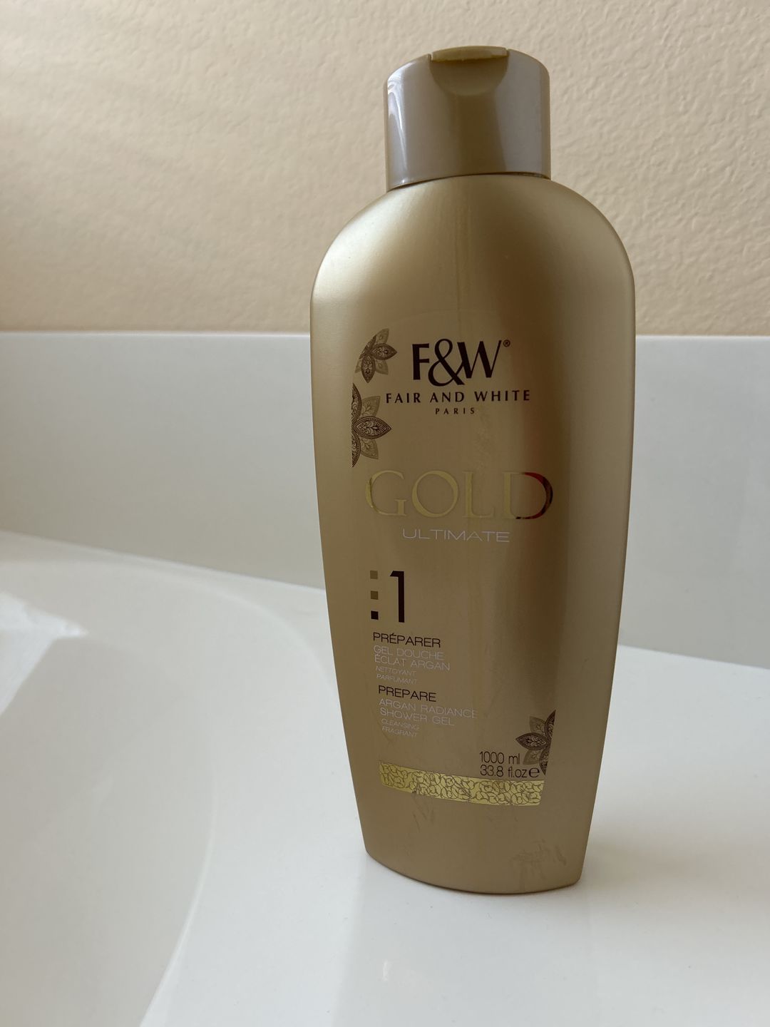Customer photo review of Fair and White 1: Gold Argan Shower Gel 1000ml / 33.81 fl Oz