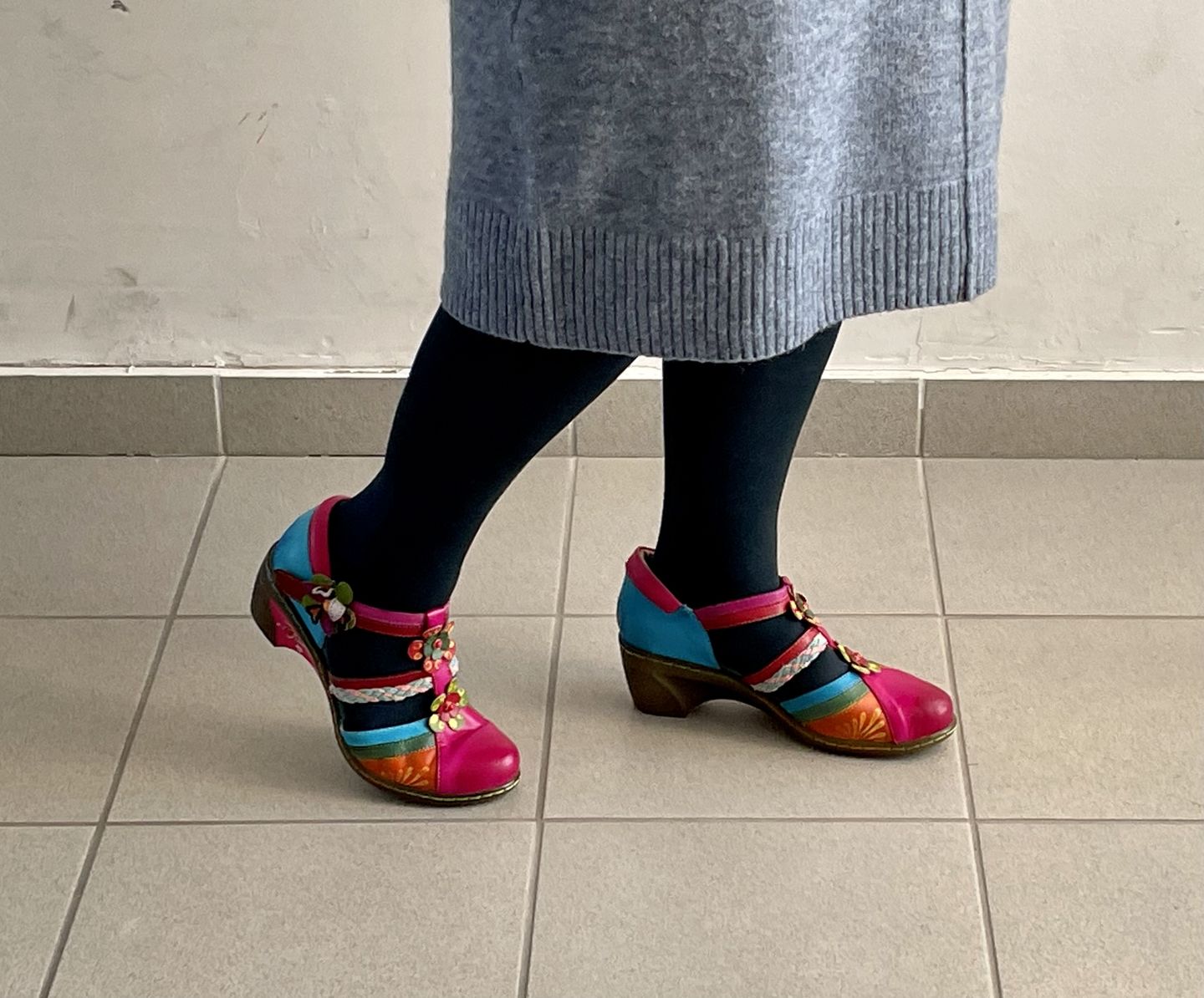 Customer photo review of Women Bohemian Leather Printing Stitching Non-slip Breathable Sandals