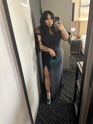 Customer photo review of Kamala (Curve)