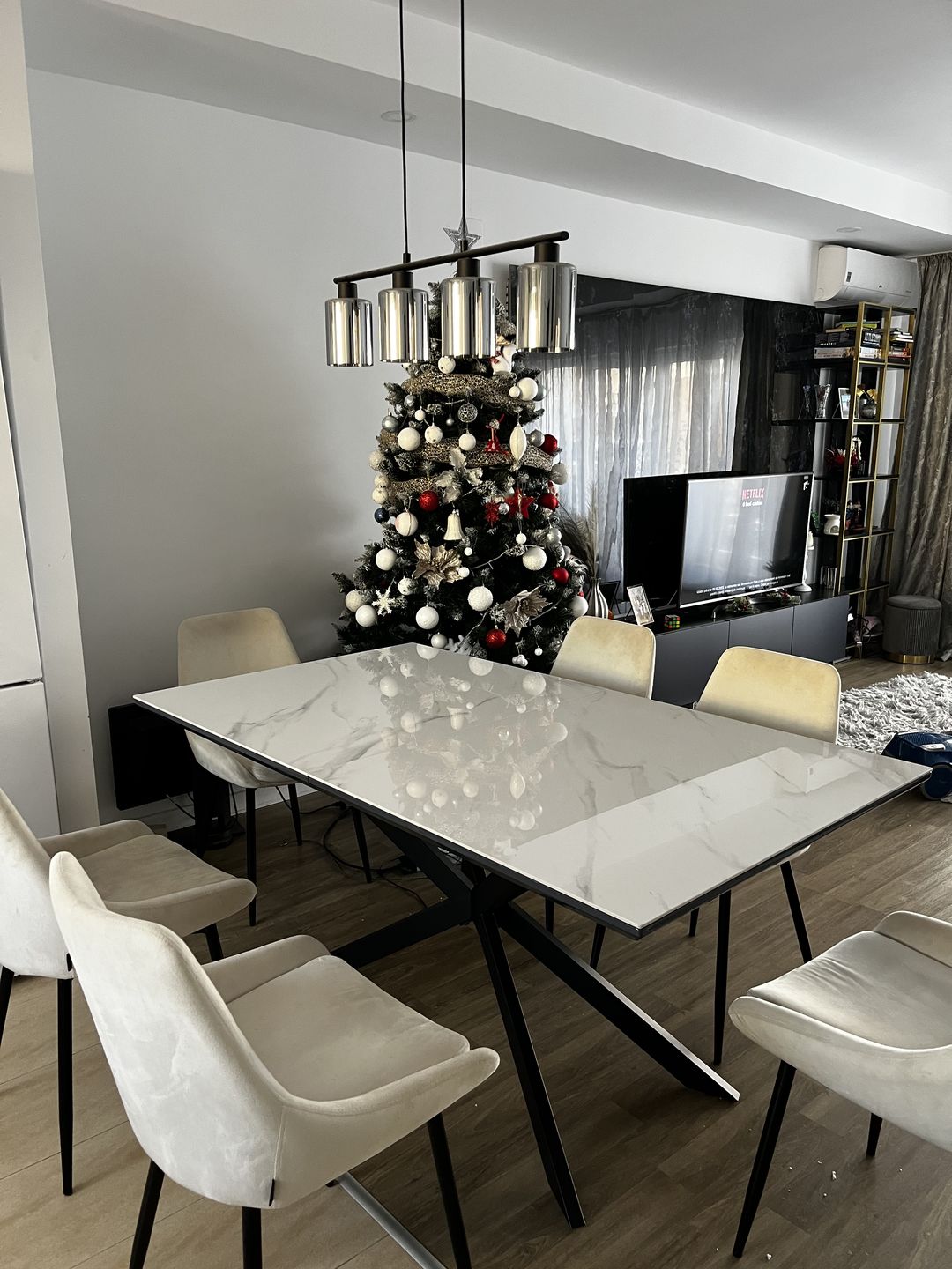 Customer photo review of Masa extensibila DIESEL, alb cu efect de marmura/negru, 160/200x90x76 cm