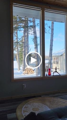 Customer video review of SmartWings Motorized Light Filtering Roller Shades 70% Blackout Safari