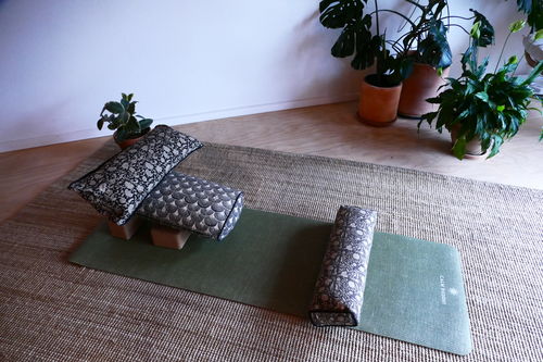 Customer photo review of Bhumi Garden Pranayama Yoga Bolster