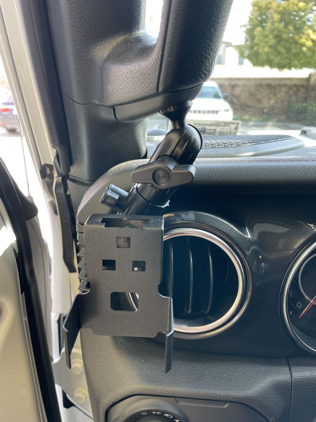 Customer photo review of JL/JLU  A-Pillar Ball Mount Solution