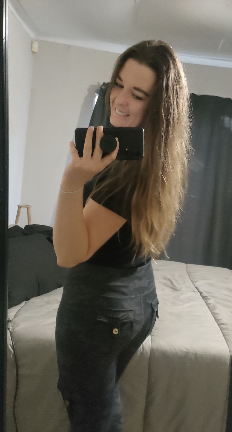 Customer photo review of Shapewear TNG Cargo Leggings -  Black Camo