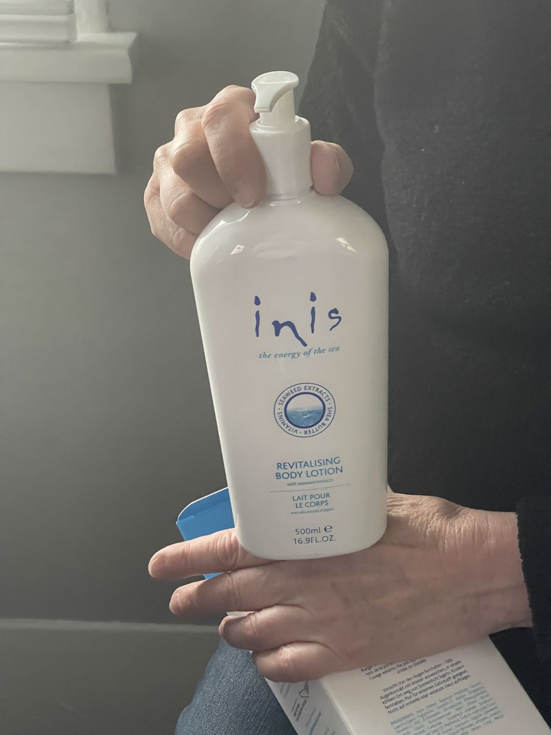 Customer photo review of Inis Large Pump Bottle Revitalising Body Lotion 500ml/16.9 fl. oz
